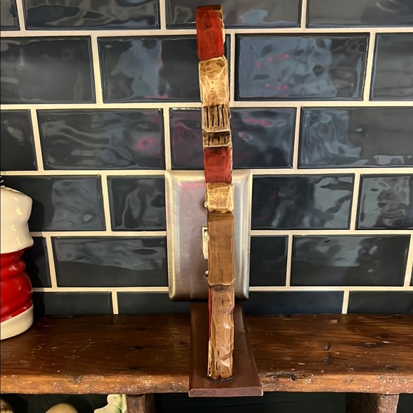 Looks like Handcrafted Wooden Santa Claus with Christmas Tree - Picture 3 of 4